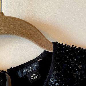 For holidays!Ann Taylor Petite XSP Black Sleeveless Top w/Collar Embellishment!